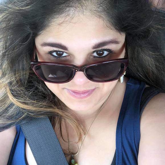 Meet your Posher, Clarissa - Picture 1 of 1